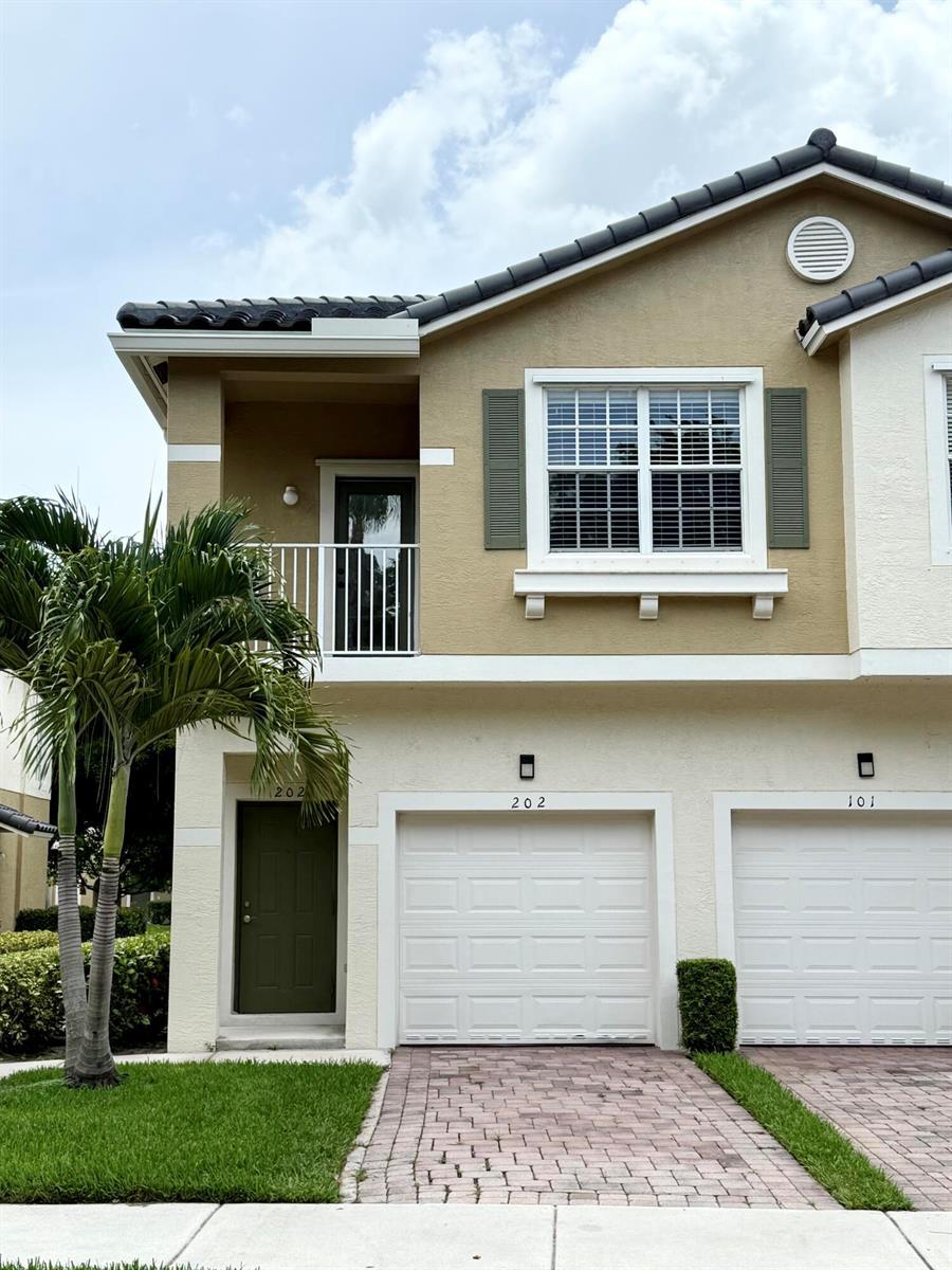 3051 SE Lexington Lakes Drive # 202, Stuart FL 34994