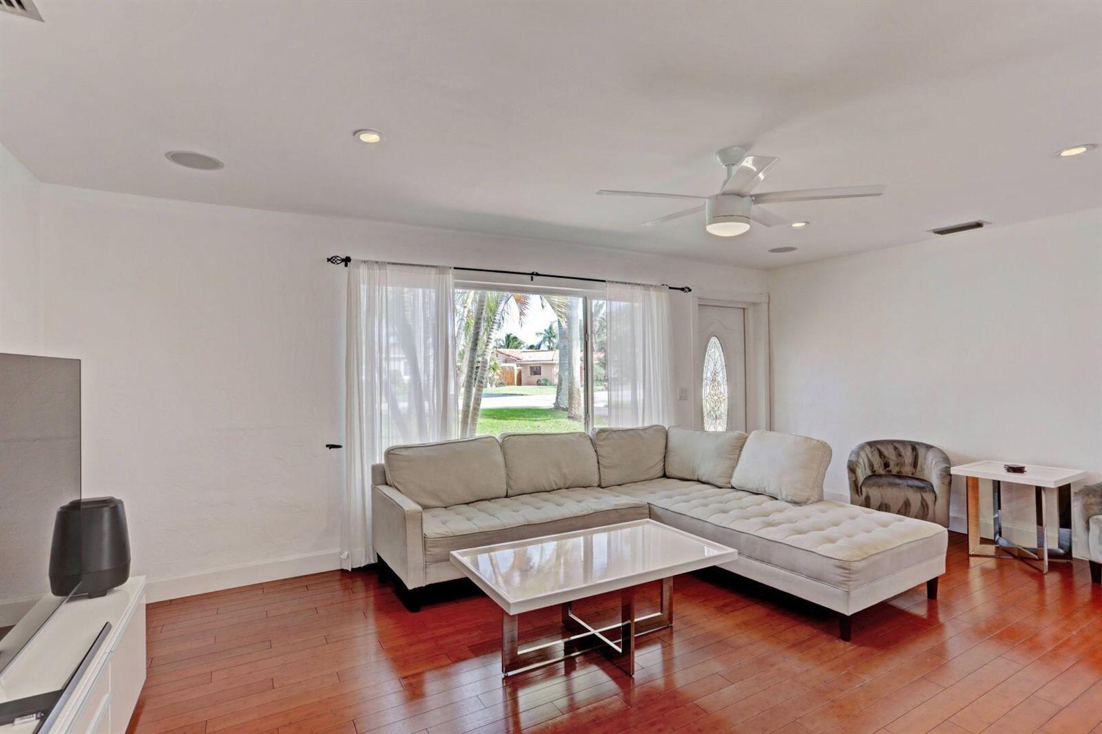 7115 Venetian Way, West Palm Beach FL 33406 photo 5