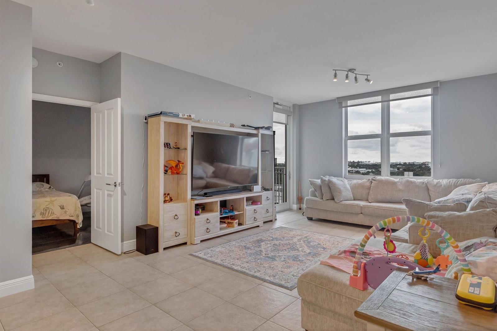 511 SE 5th Avenue # 912, Fort Lauderdale FL 33301 photo 2