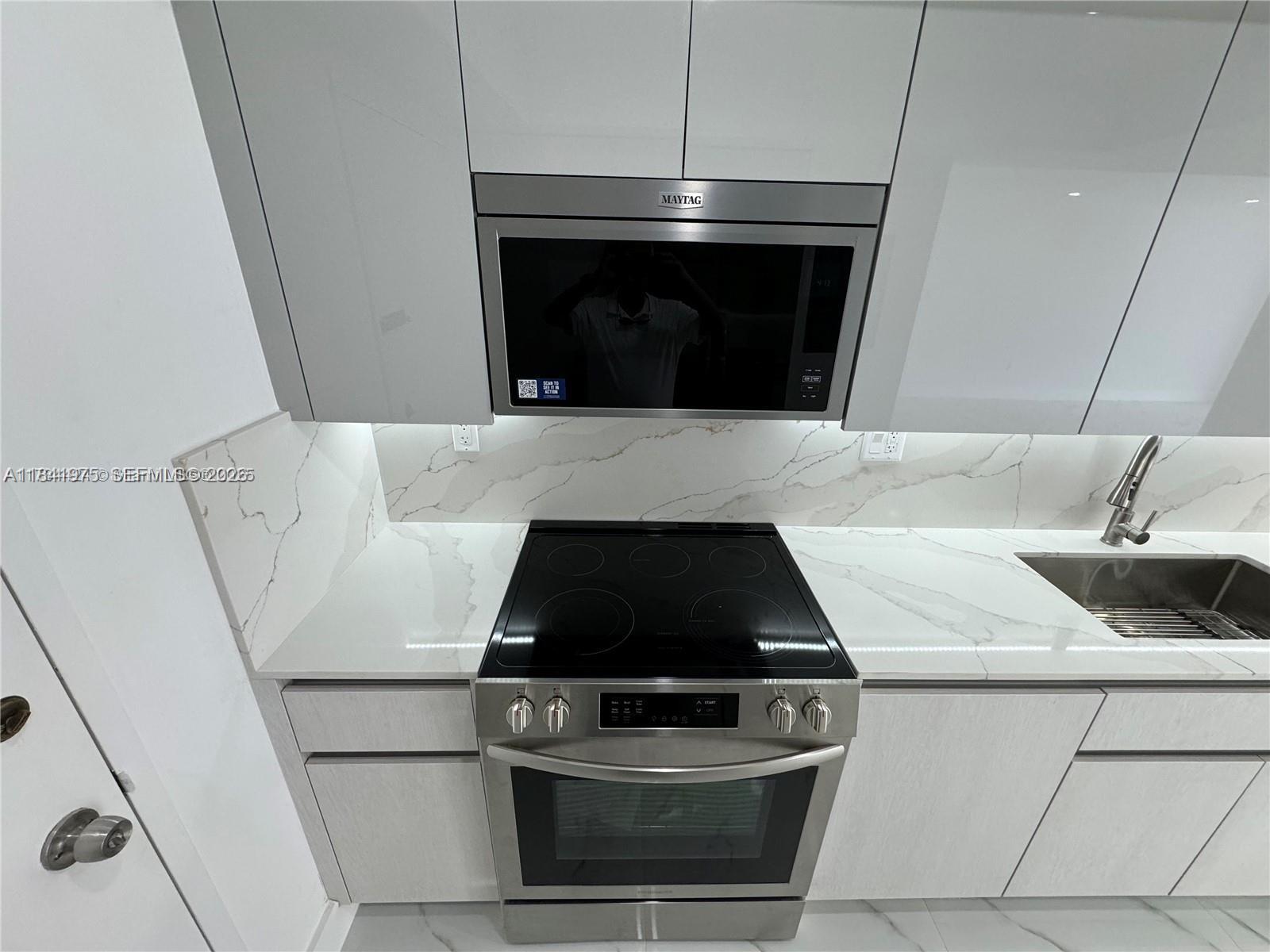18031 Biscayne Blvd # 502, Aventura FL 33160 photo 2