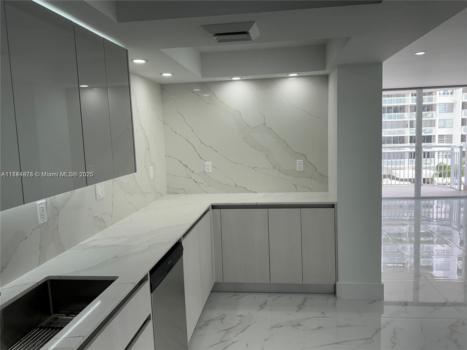18031 Biscayne Blvd # 502, Aventura FL 33160