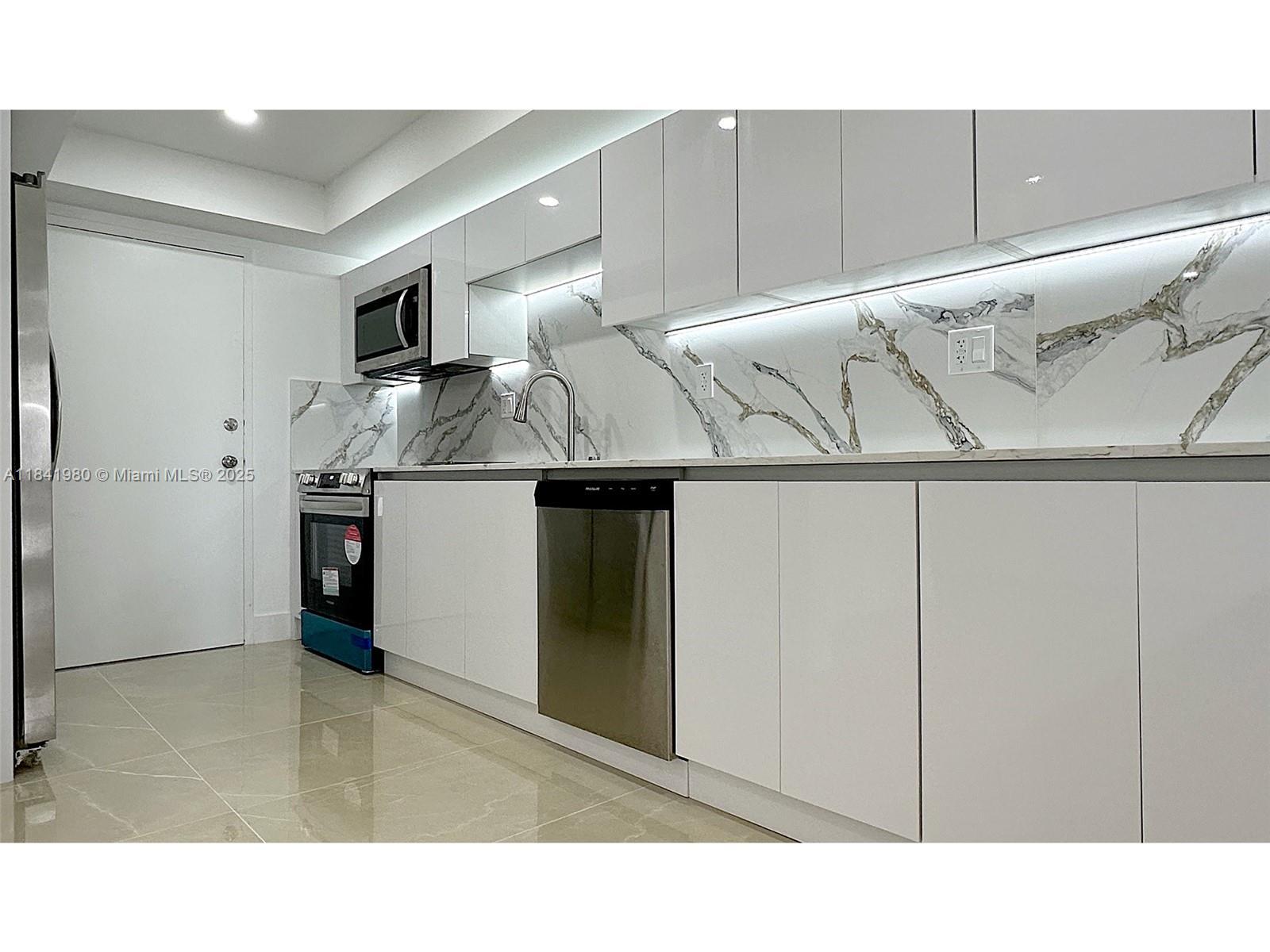 18071 Biscayne Blvd # 1202, Aventura FL 33160 photo 3