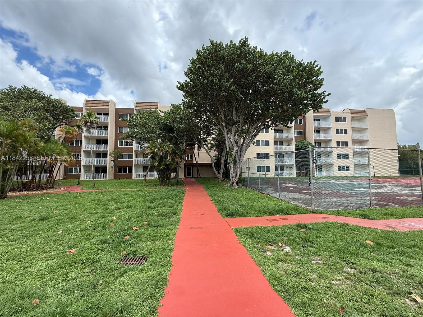 6930 Miami Gardens Dr # 217A, Hialeah FL 33015 photo 3