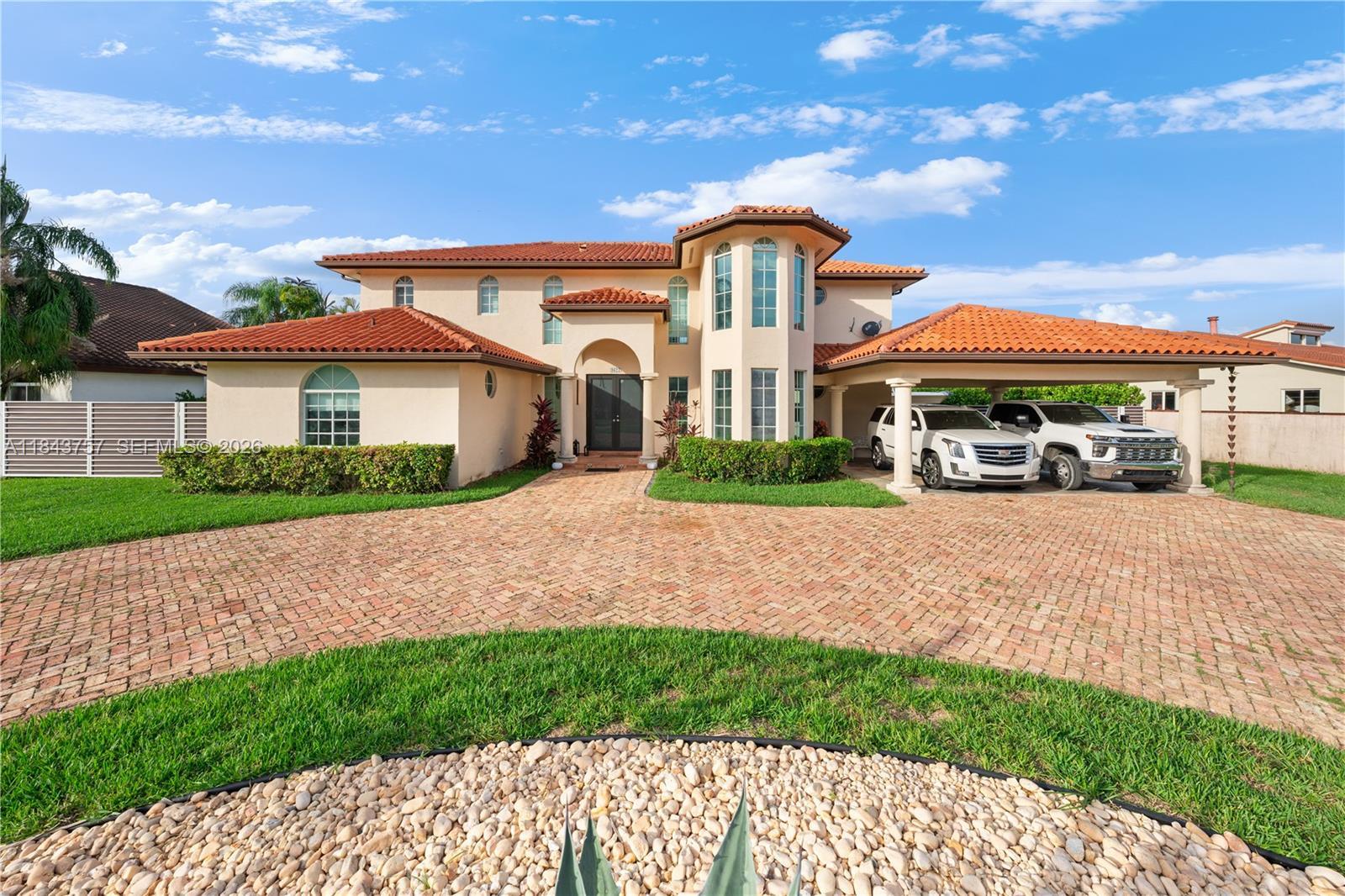 9621 W Calusa Club Dr, Miami FL 33186 photo 5
