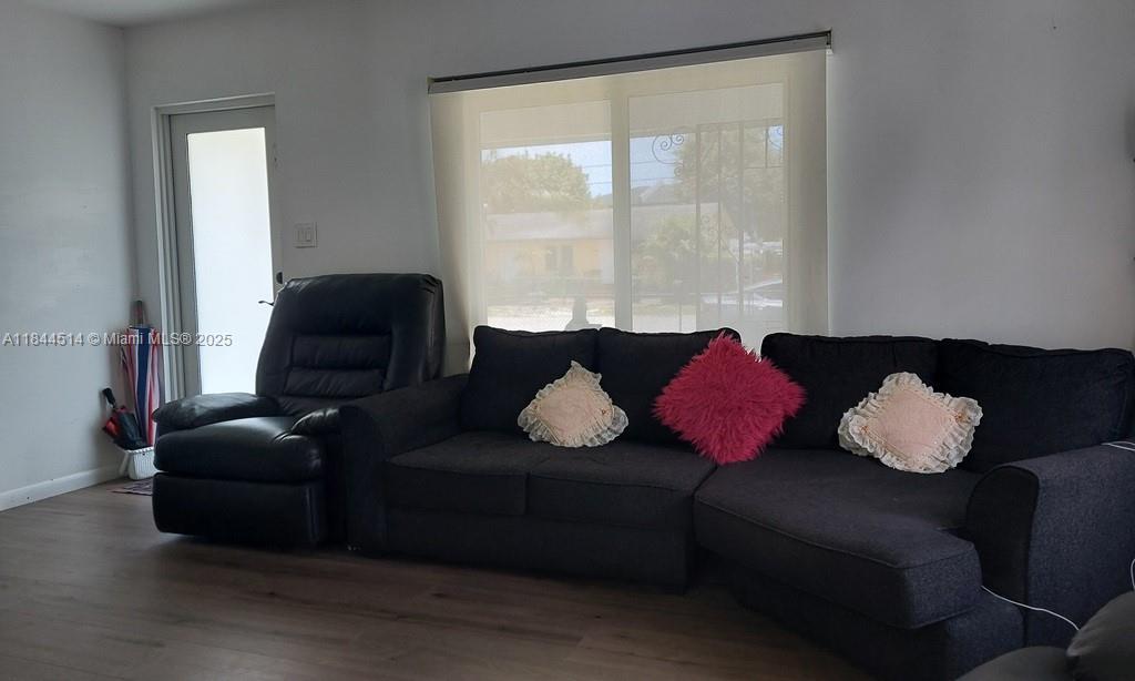 2915 NW 60th St, Miami FL 33142 photo 3