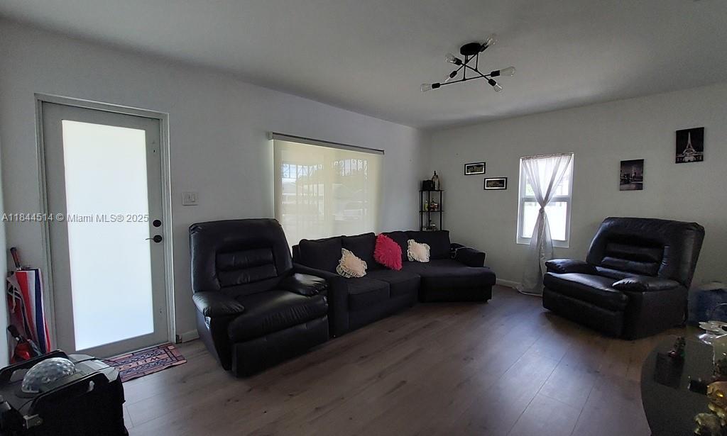2915 NW 60th St, Miami FL 33142 photo 4