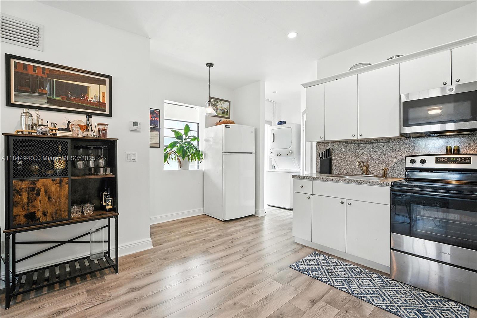 934 Michigan Ave # 209, Miami Beach FL 33139 photo 2