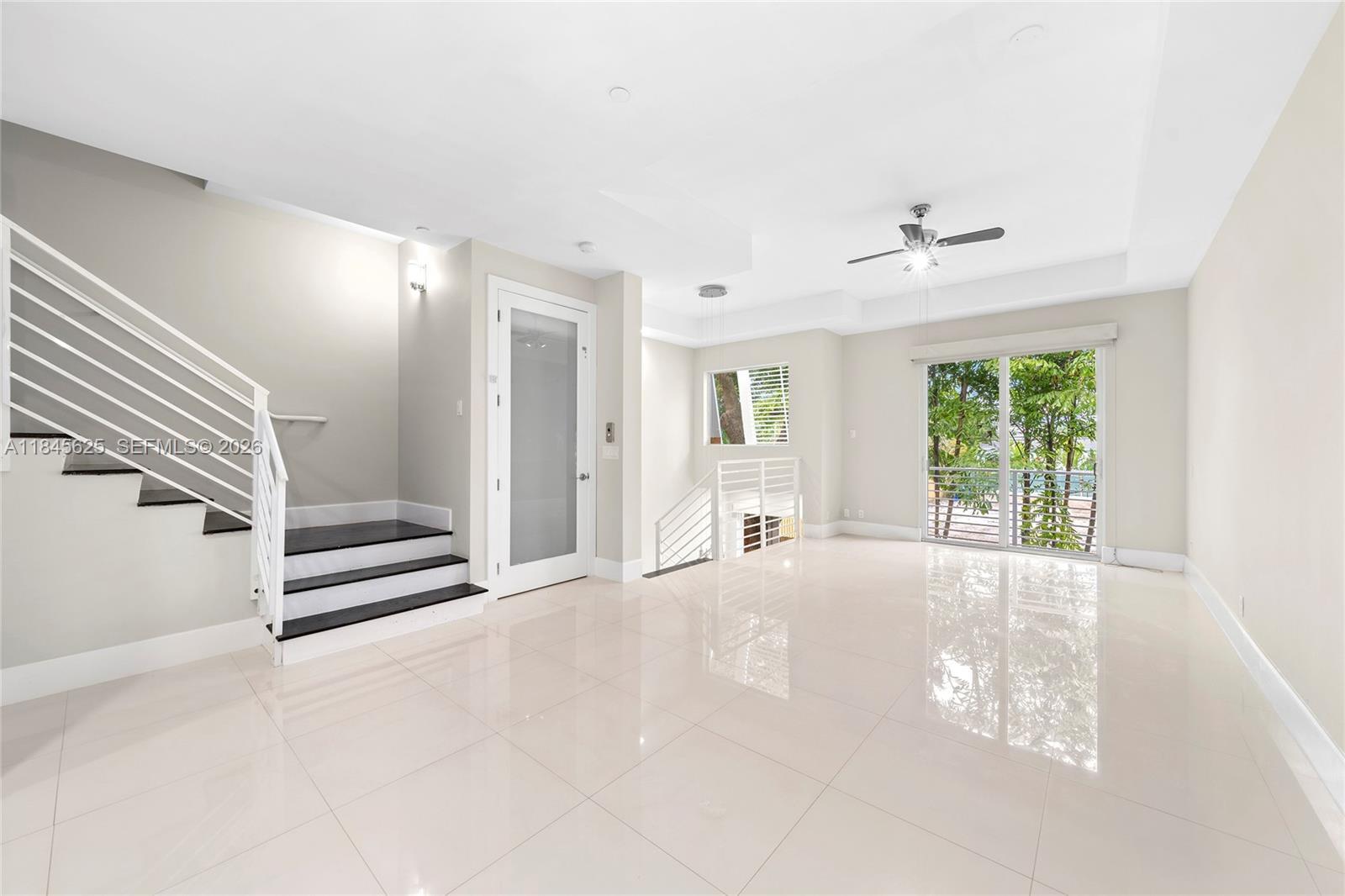 811 SE 12th Ct, Fort Lauderdale FL 33316 photo 2