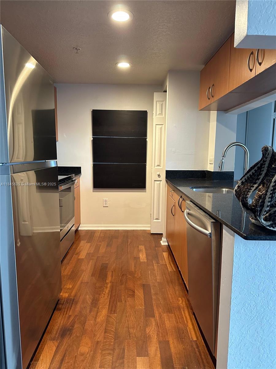 816 NW 11th St # 505, Miami FL 33136 photo 2