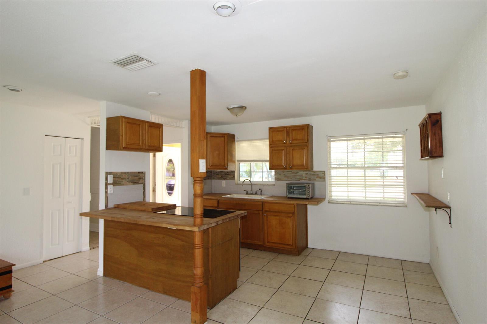 2022 SE West     Dunbrooke Circle SE, Port St. Lucie FL 34952 photo 2