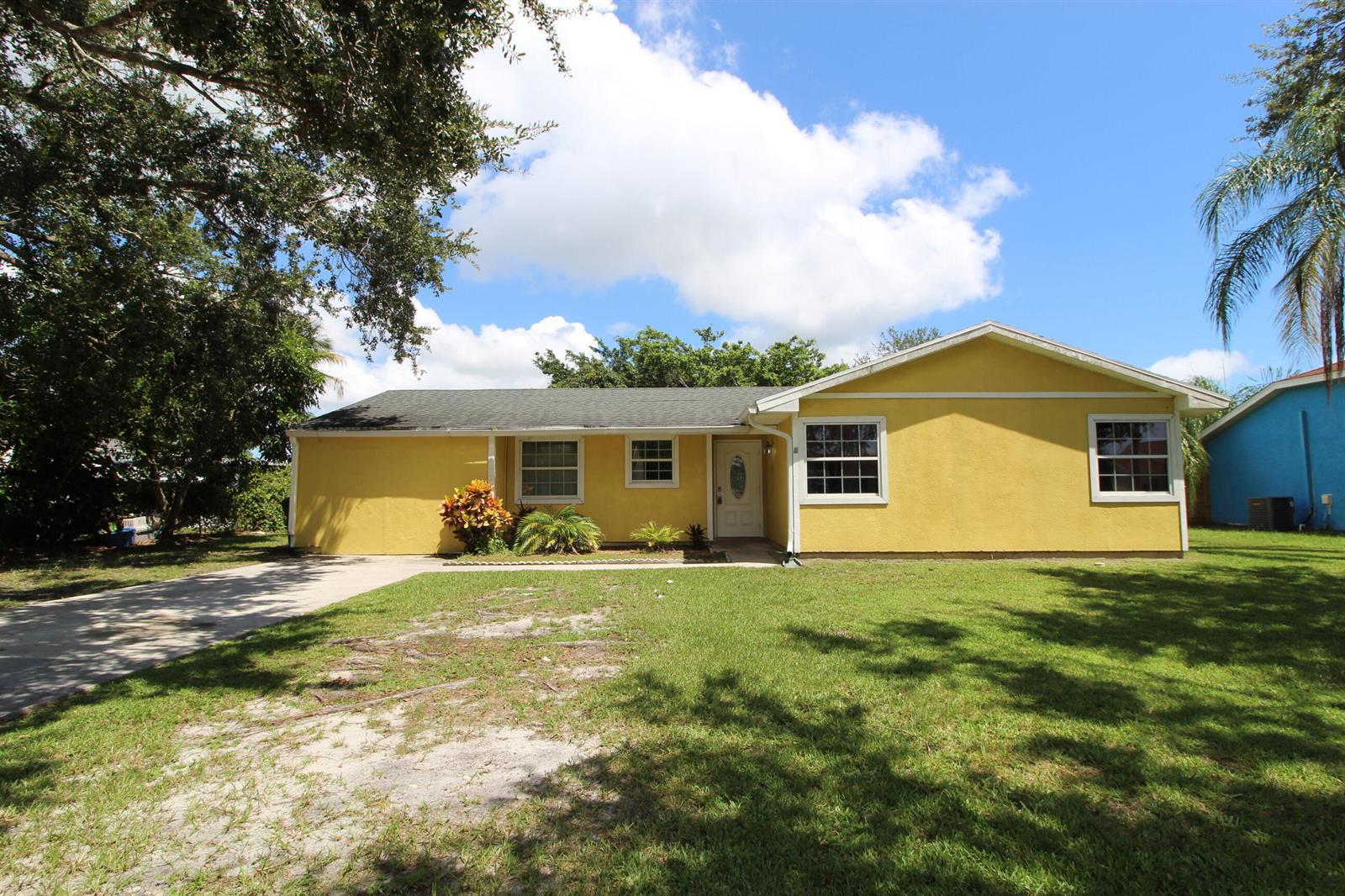 2022 SE West     Dunbrooke Circle SE, Port St. Lucie FL 34952