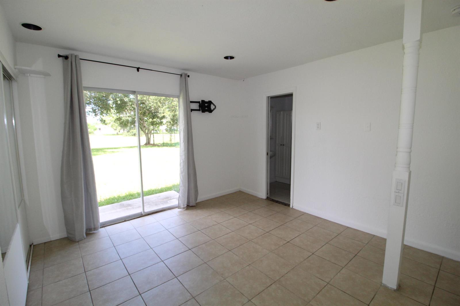 2022 SE West     Dunbrooke Circle SE, Port St. Lucie FL 34952 photo 5