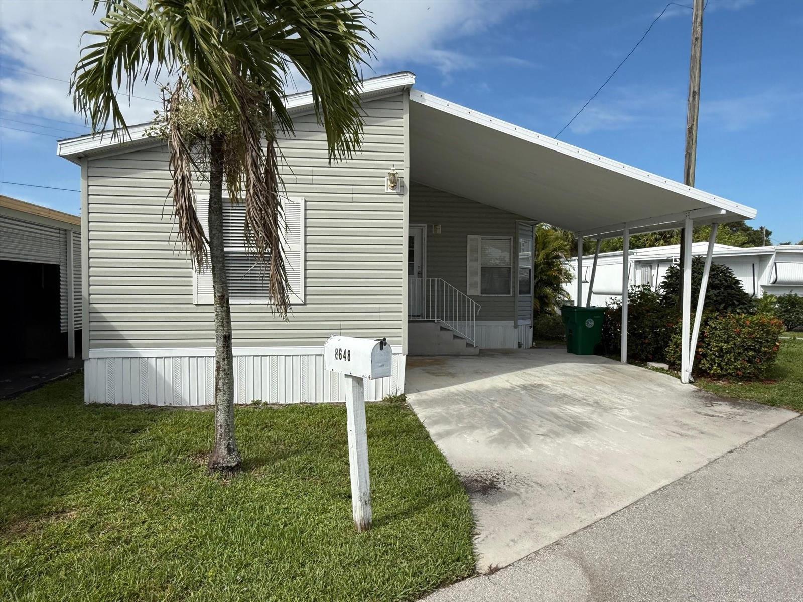 8648 SW 16th Place, Davie FL 33324