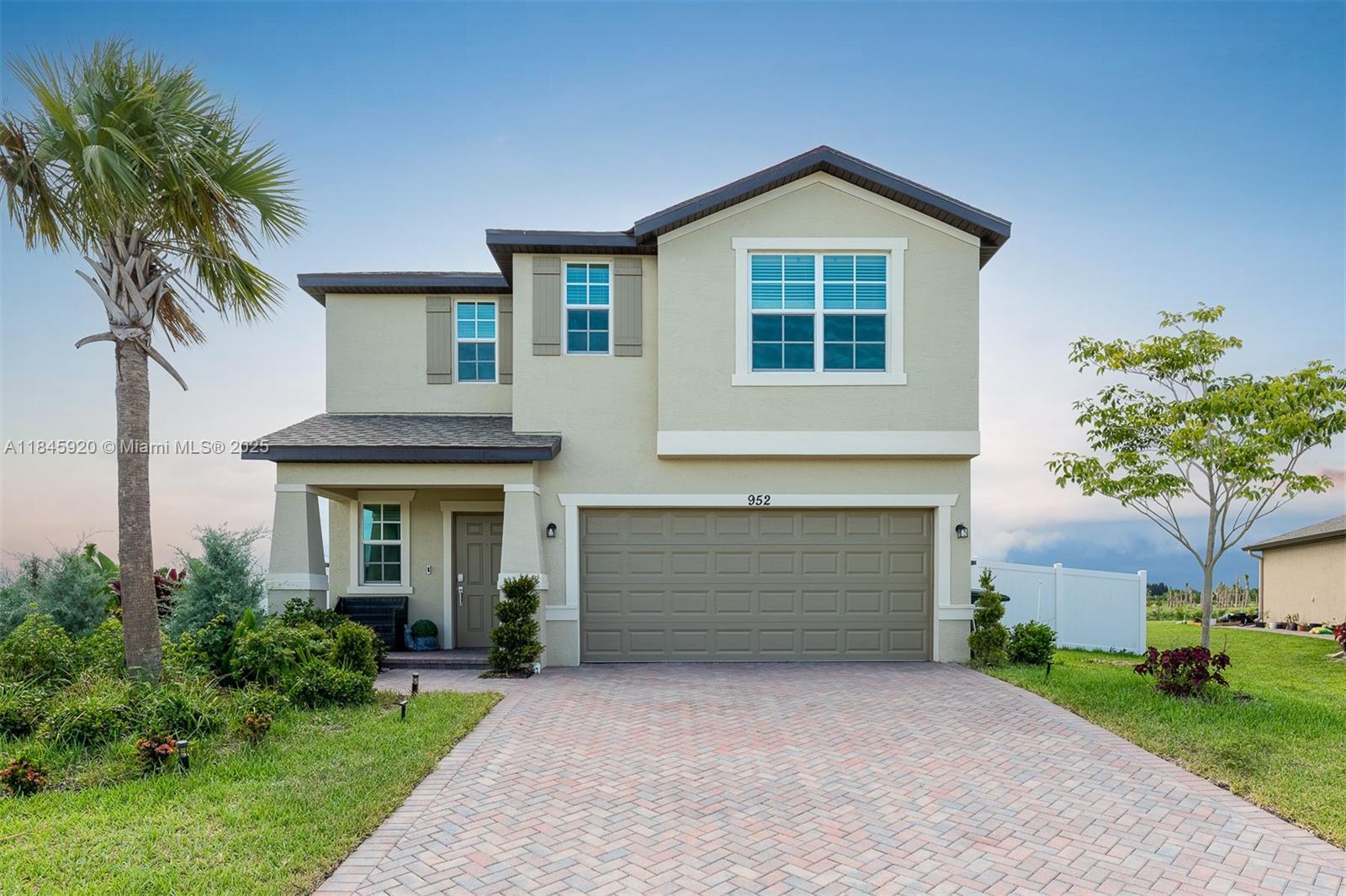 952 Bent Creek Dr, Fort Pierce FL 34947