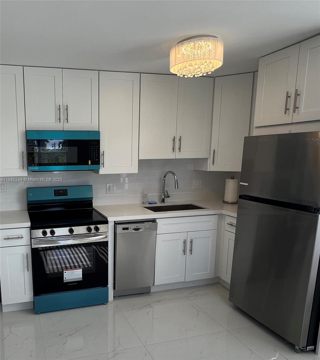 619 Orton Ave # 405, Fort Lauderdale FL 33304 photo 4