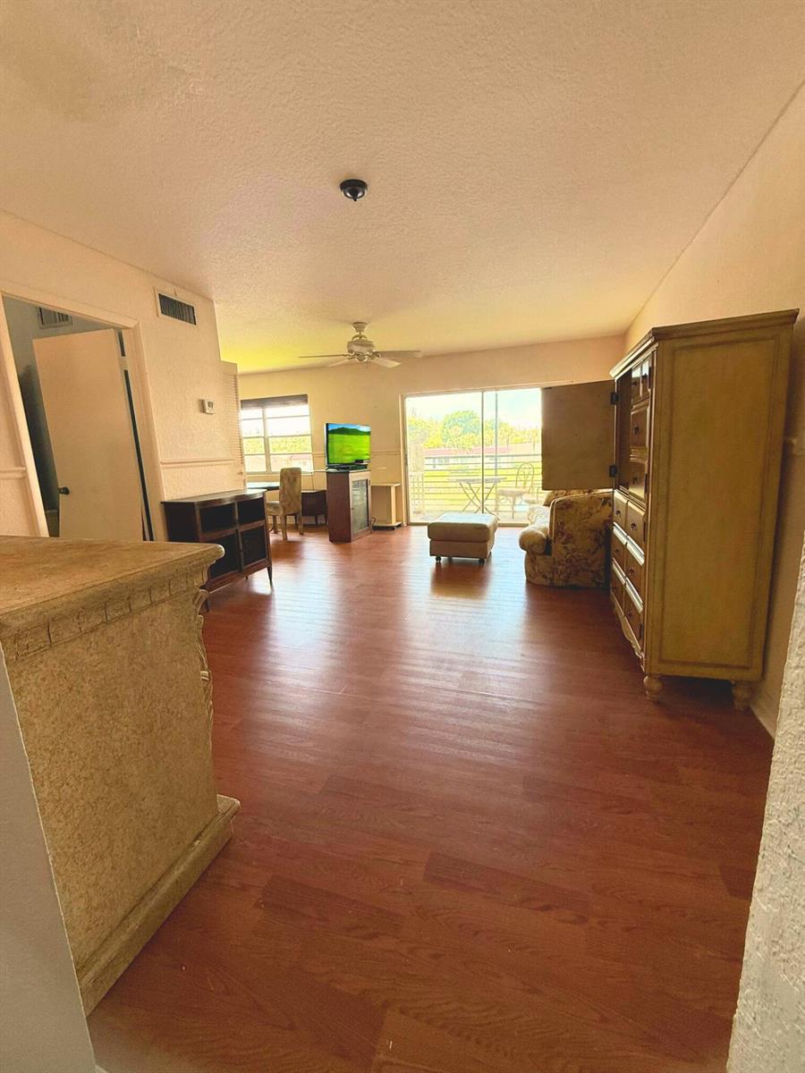 218 Lake Frances Drive, West Palm Beach FL 33411 photo 2