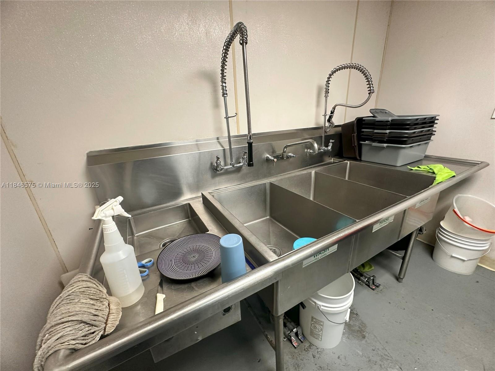 Doral, FL 33166 photo 2