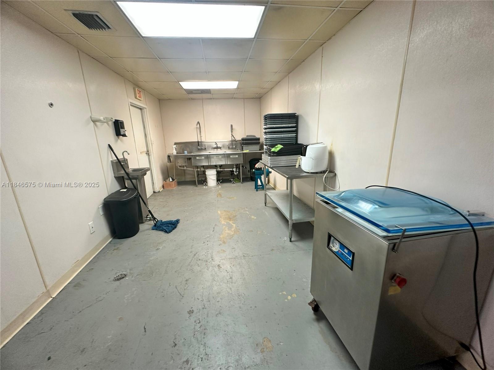 Doral, FL 33166