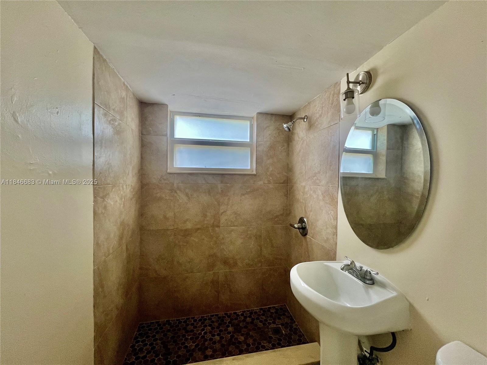 42 NW 7th Ave # 1, Homestead FL 33030 photo 4