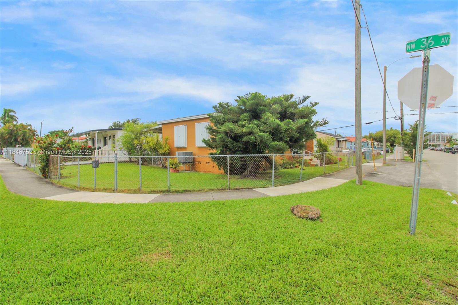 3600 NW 19th Ter, Miami FL 33125 photo 4