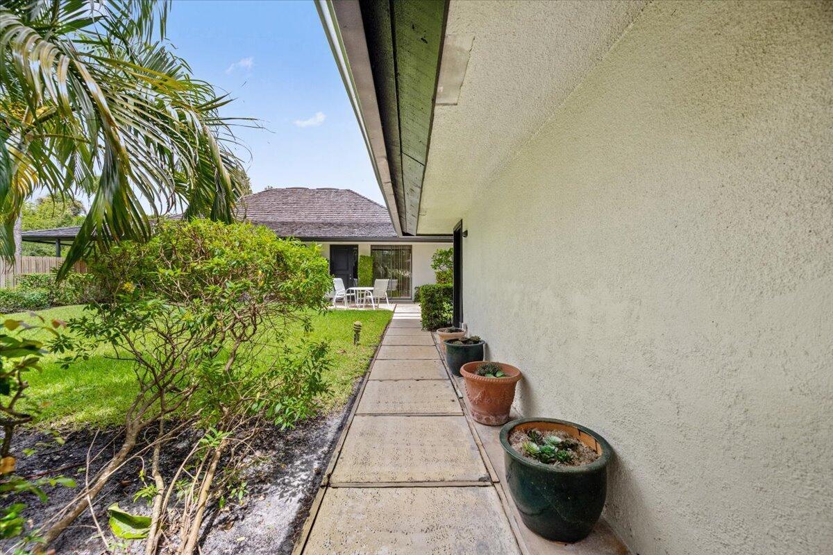 11876 Pebblewood Drive, Wellington FL 33414 photo 4