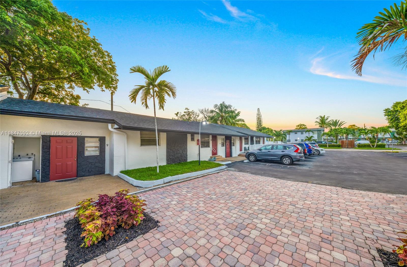 2314 Polk St, Hollywood FL 33020 photo 3