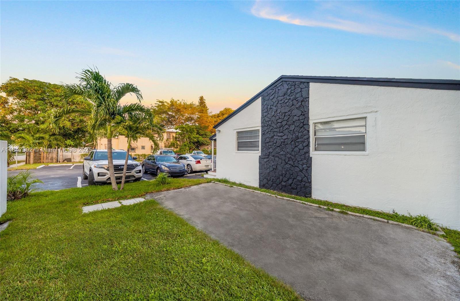 2314 Polk St, Hollywood FL 33020 photo 5