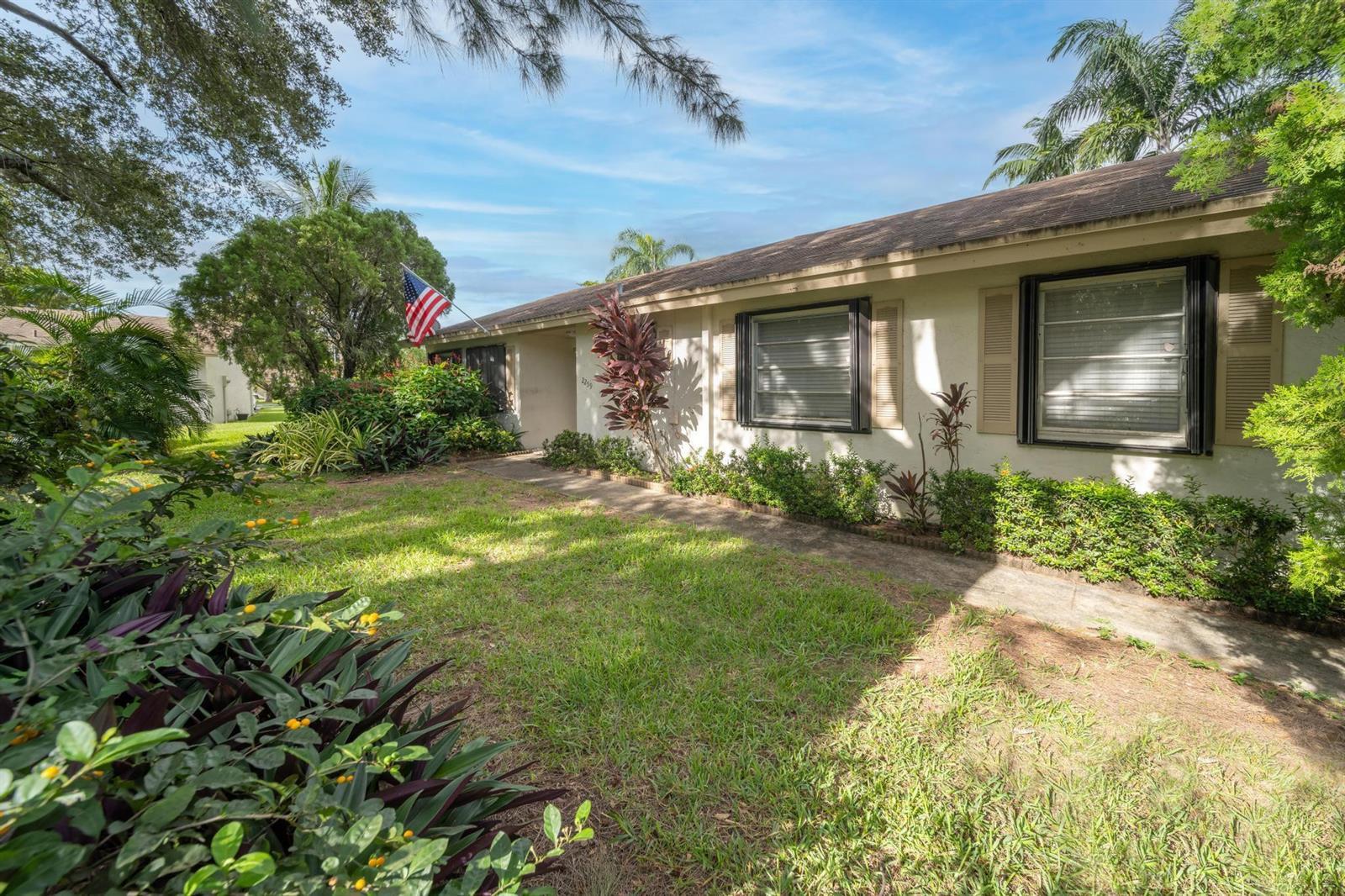 2259 Nova Village Drive, Davie FL 33317 photo 3
