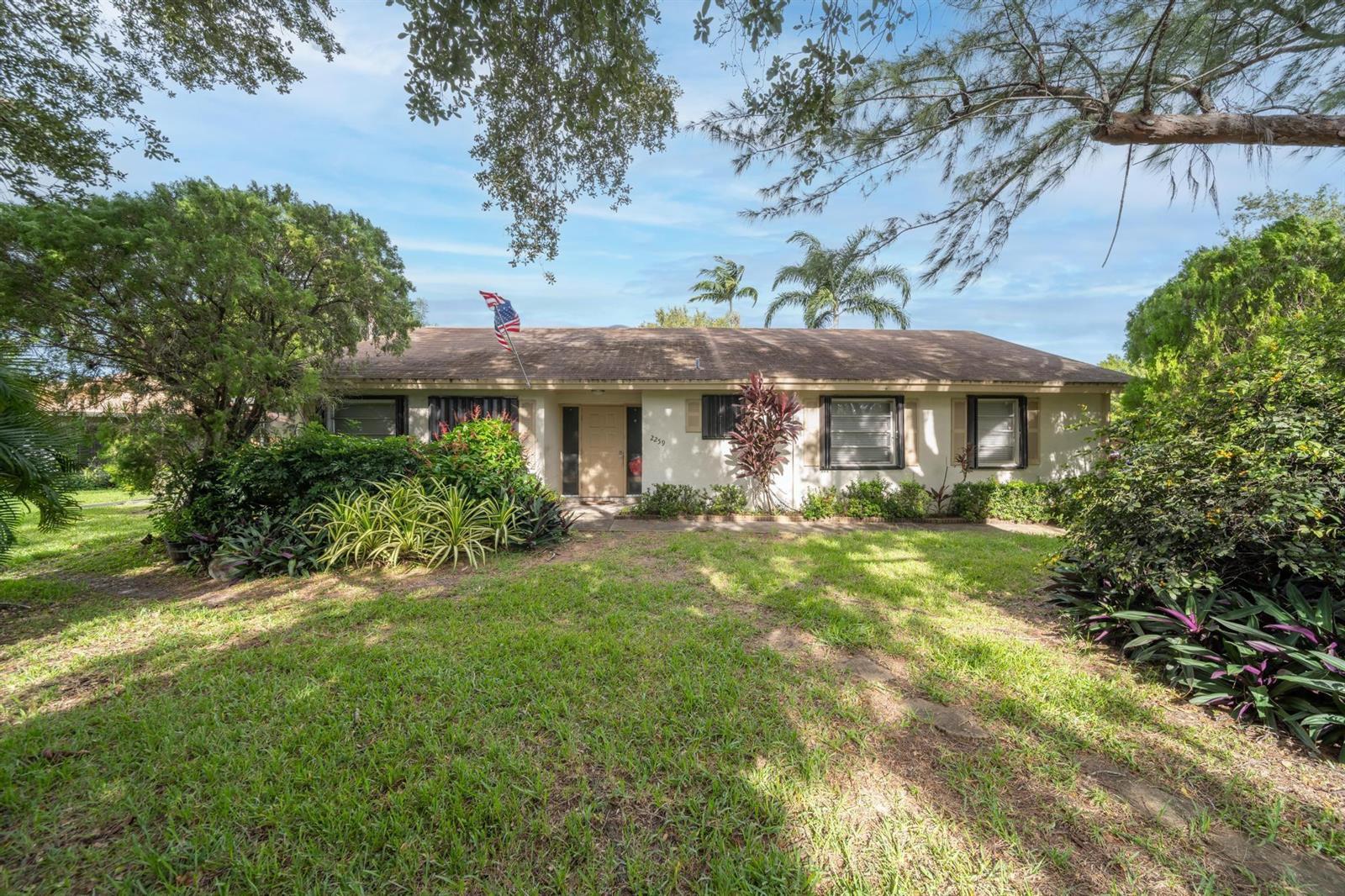 2259 Nova Village Drive, Davie FL 33317