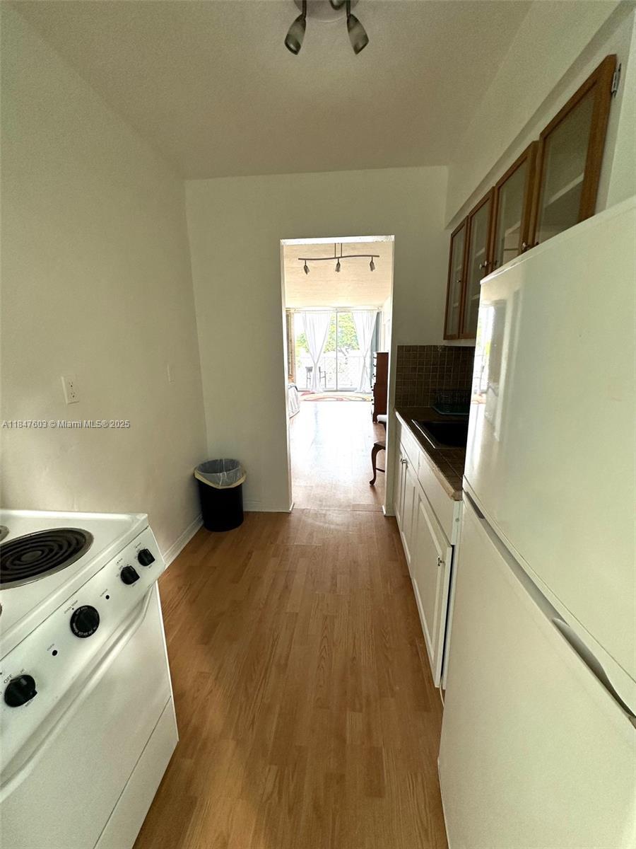 1400 Pennsylvania Ave # 33, Miami Beach FL 33139 photo 2