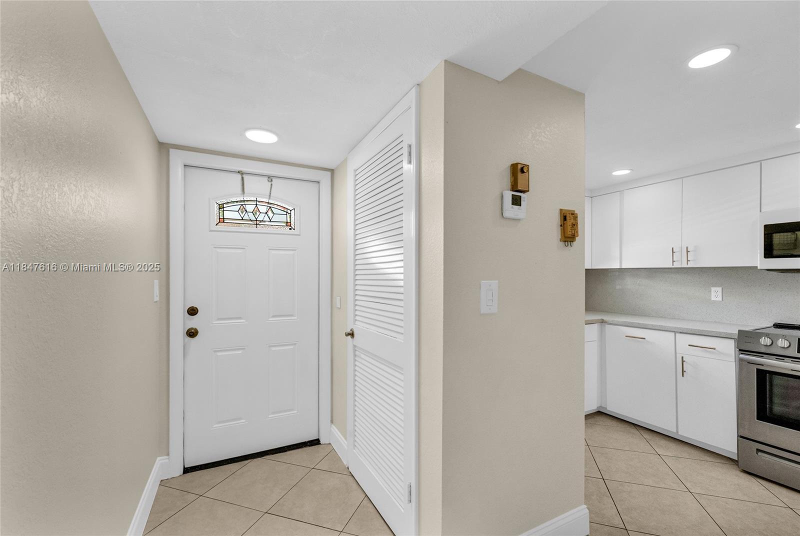 681 S Hollybrook Dr # 109, Pembroke Pines FL 33025 photo 2