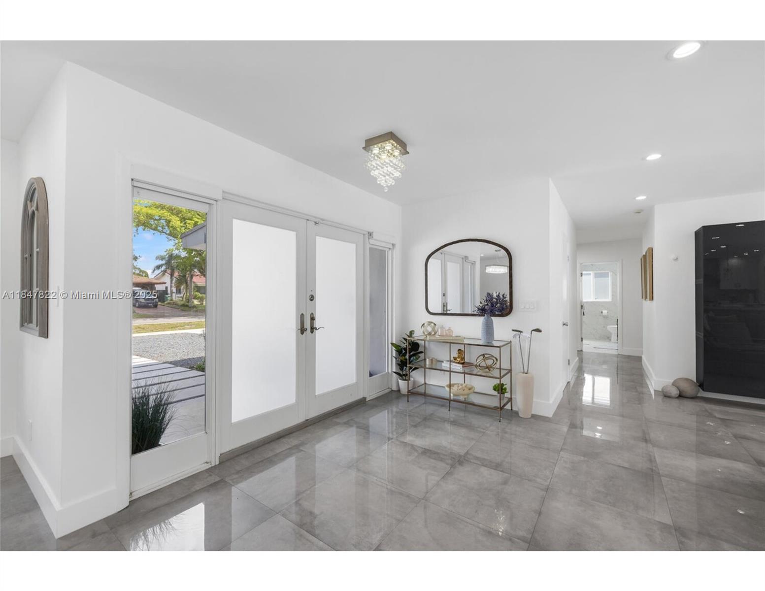 19810 NE 22nd av, Miami FL 33180 photo 4
