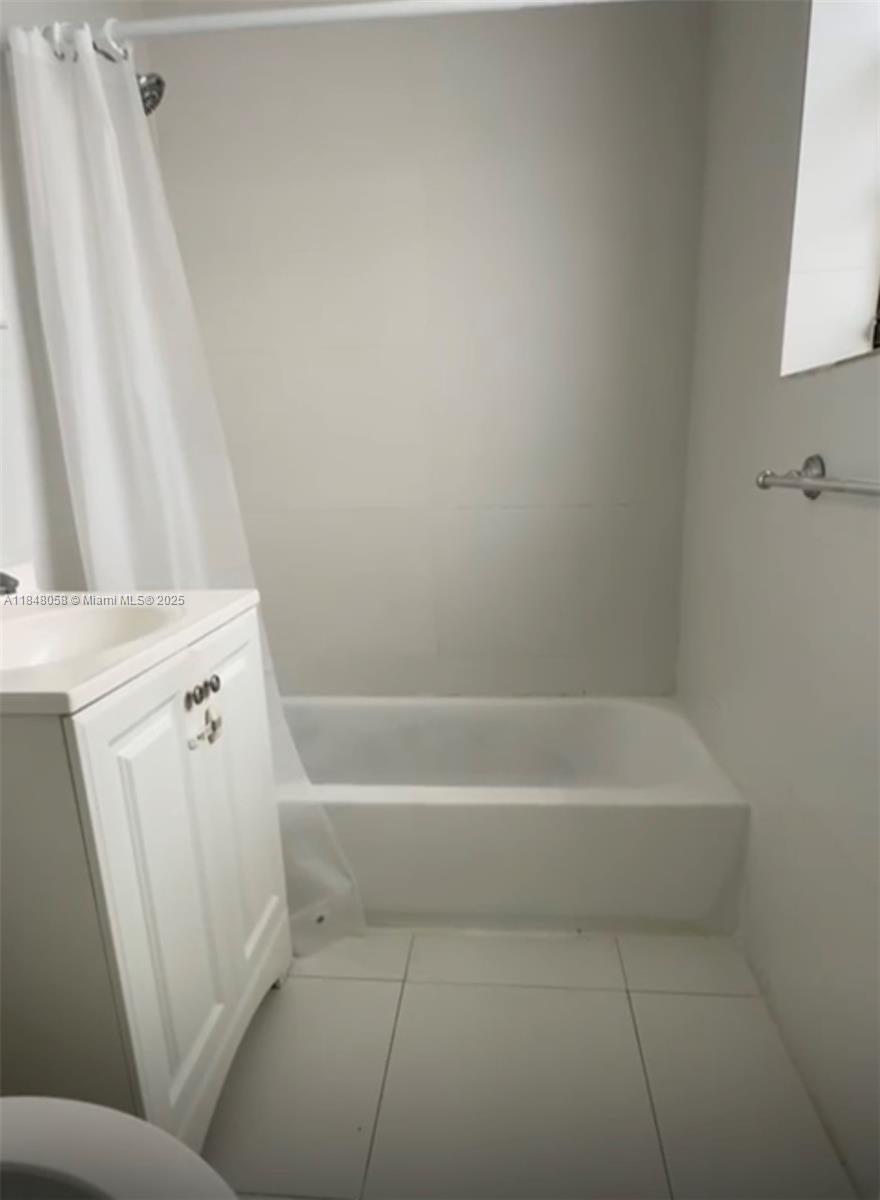 1611 Pennsylvania # 12A, Miami Beach FL 33139 photo 2