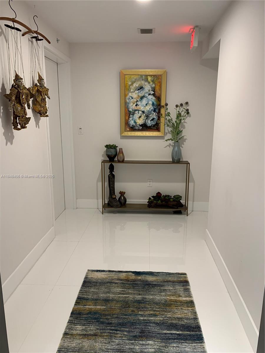 16385 Biscayne Blvd, North Miami Beach FL 33160 photo 2