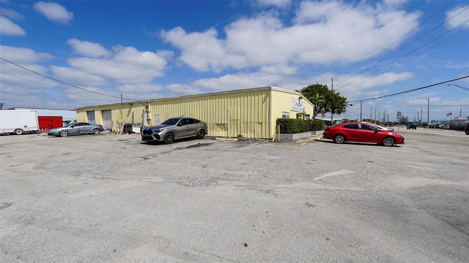 4201 N Dixie Hwy, Oakland Park FL 33334 photo 2