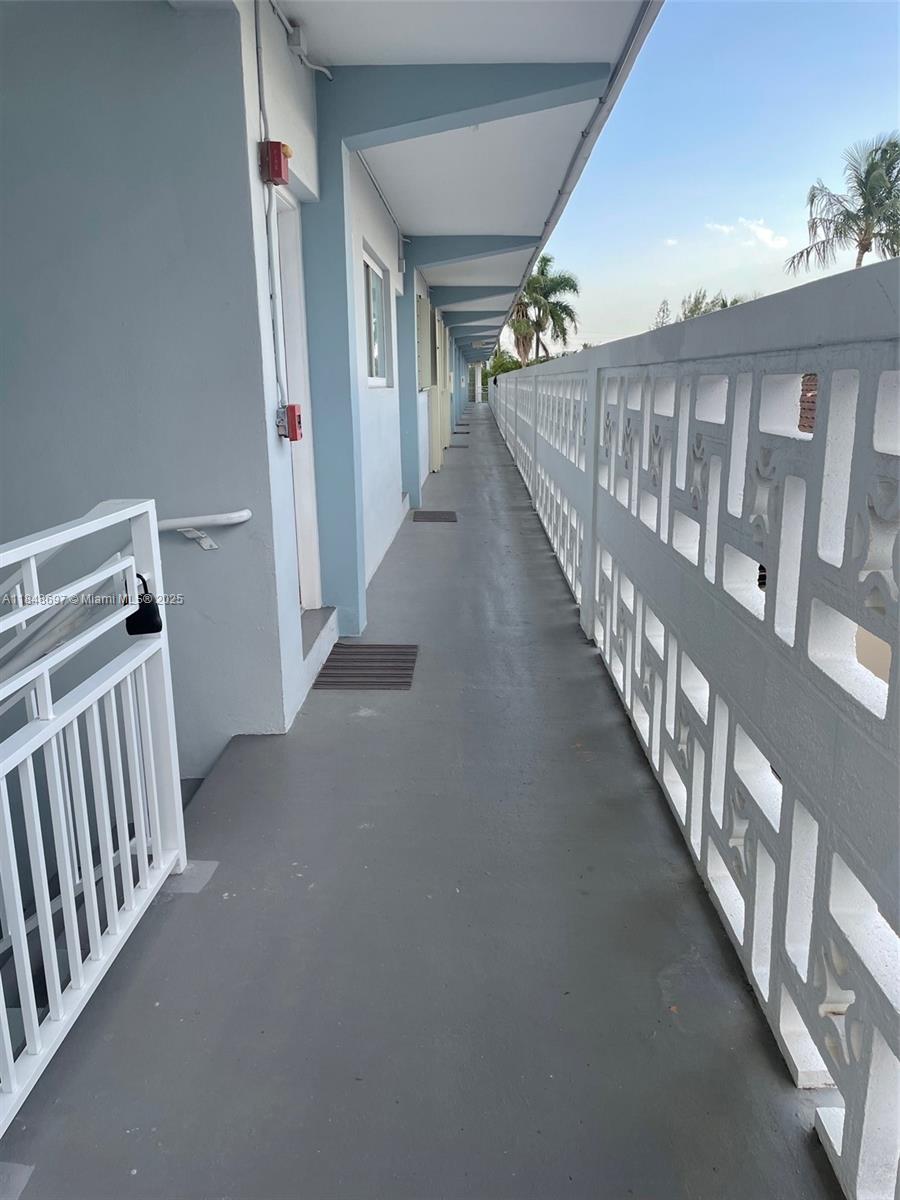 Miami Beach, FL 33141 photo 3