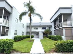 946 Flanders T # T, Delray Beach FL 33484 photo 4