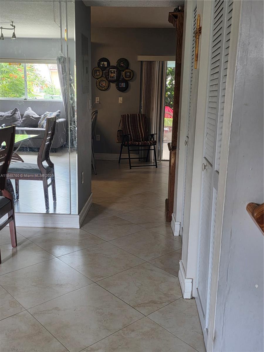 1084 SE 13th Ave, Homestead FL 33035 photo 5