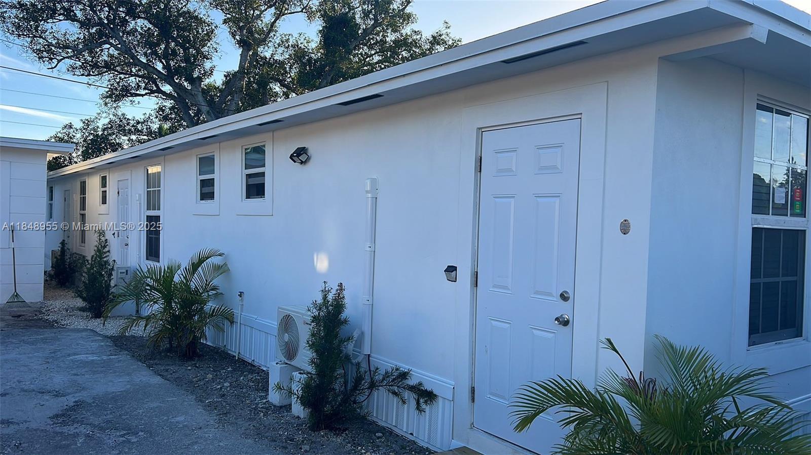 9674 NW 10th Ave, Miami FL 33150 photo 2