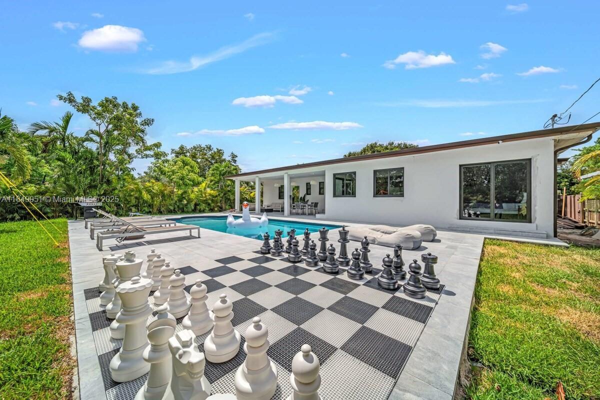 305 NW 124th St, North Miami FL 33168 photo 2