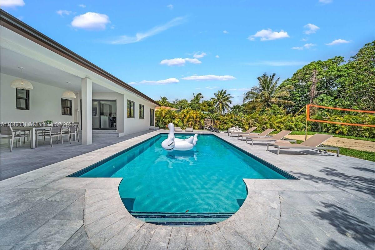 305 NW 124th St, North Miami FL 33168 photo 4
