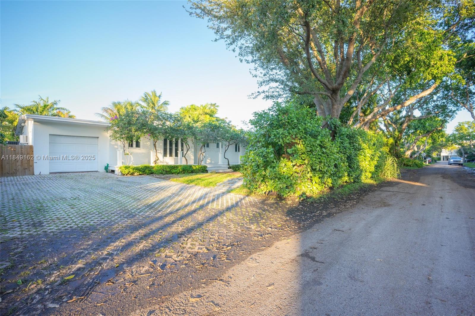 355 Redwood Ln, Key Biscayne FL 33149 photo 4