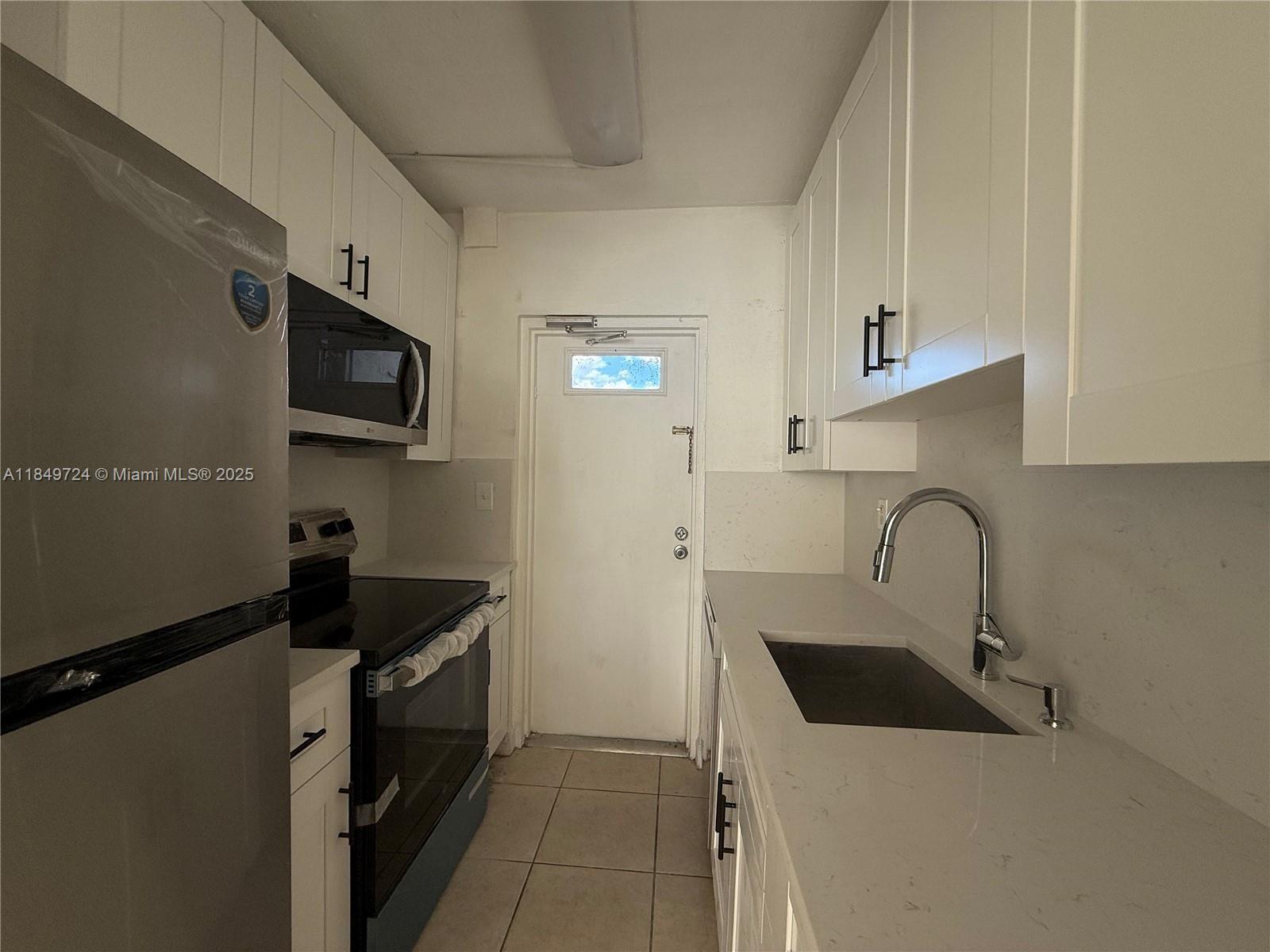 10900 SW 104th St # 323, Miami FL 33176 photo 3