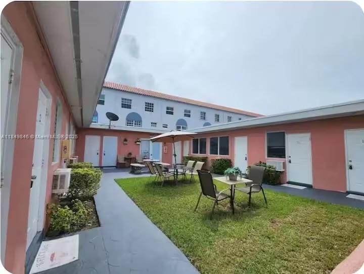 342 Van Buren St, Hollywood FL 33019 photo 2