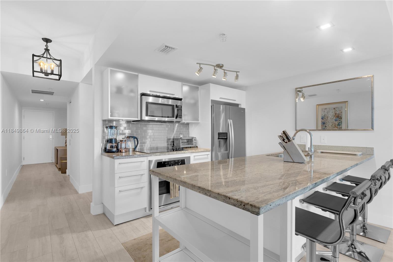185 SW 7th St # 1901, Miami FL 33130 photo 5
