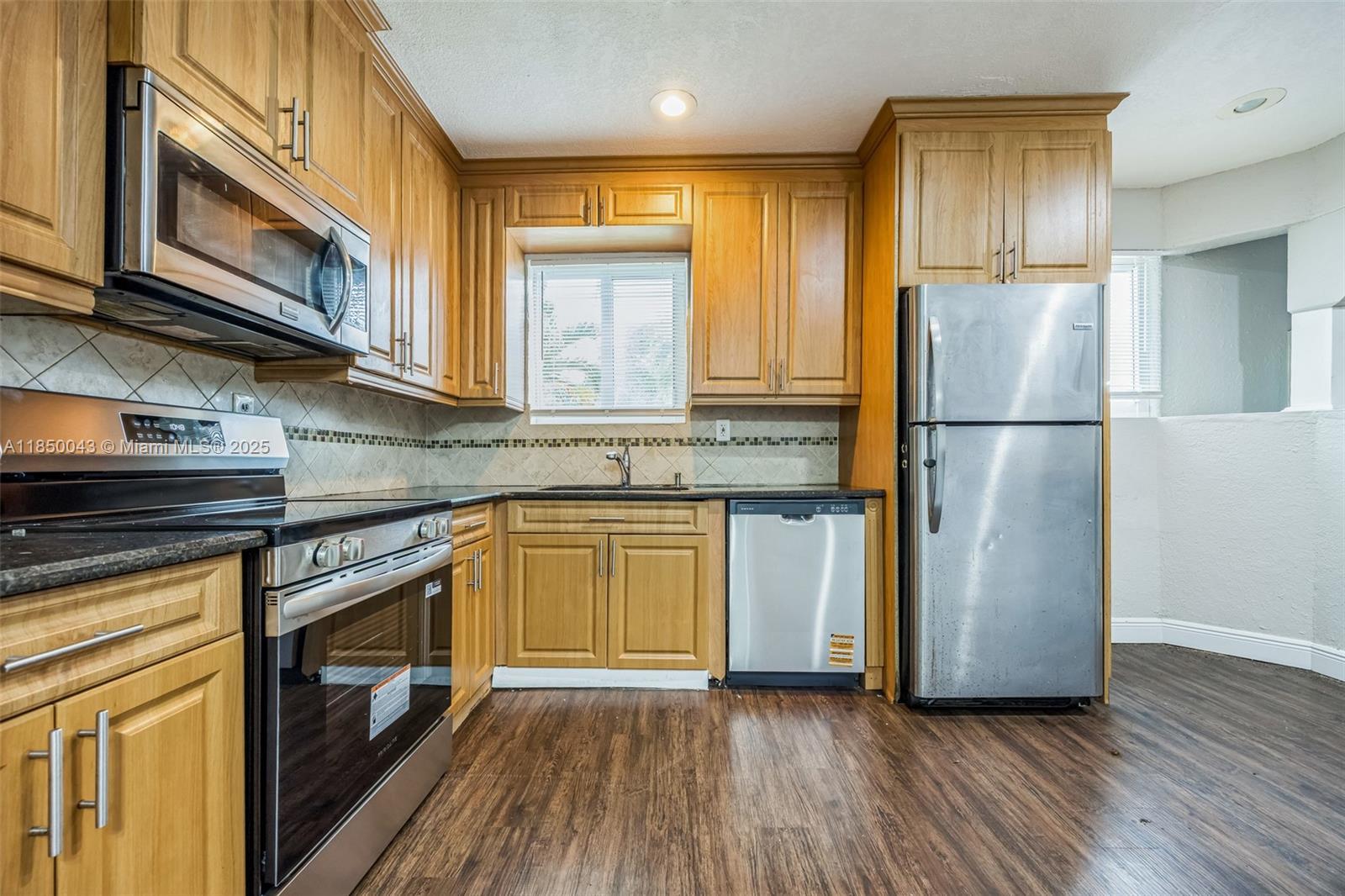 7331 Cleveland St, Hollywood FL 33024 photo 3