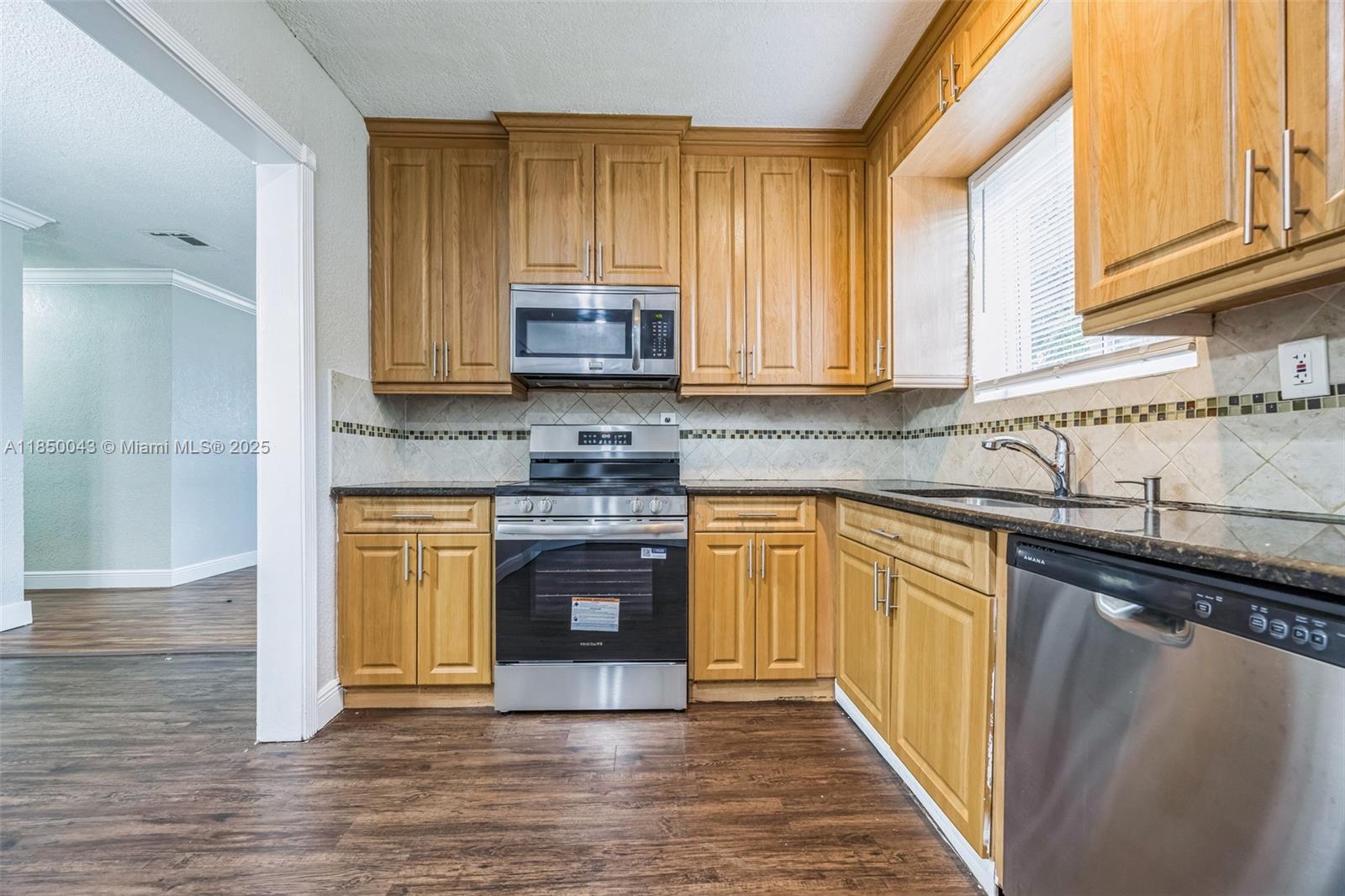 7331 Cleveland St, Hollywood FL 33024 photo 4