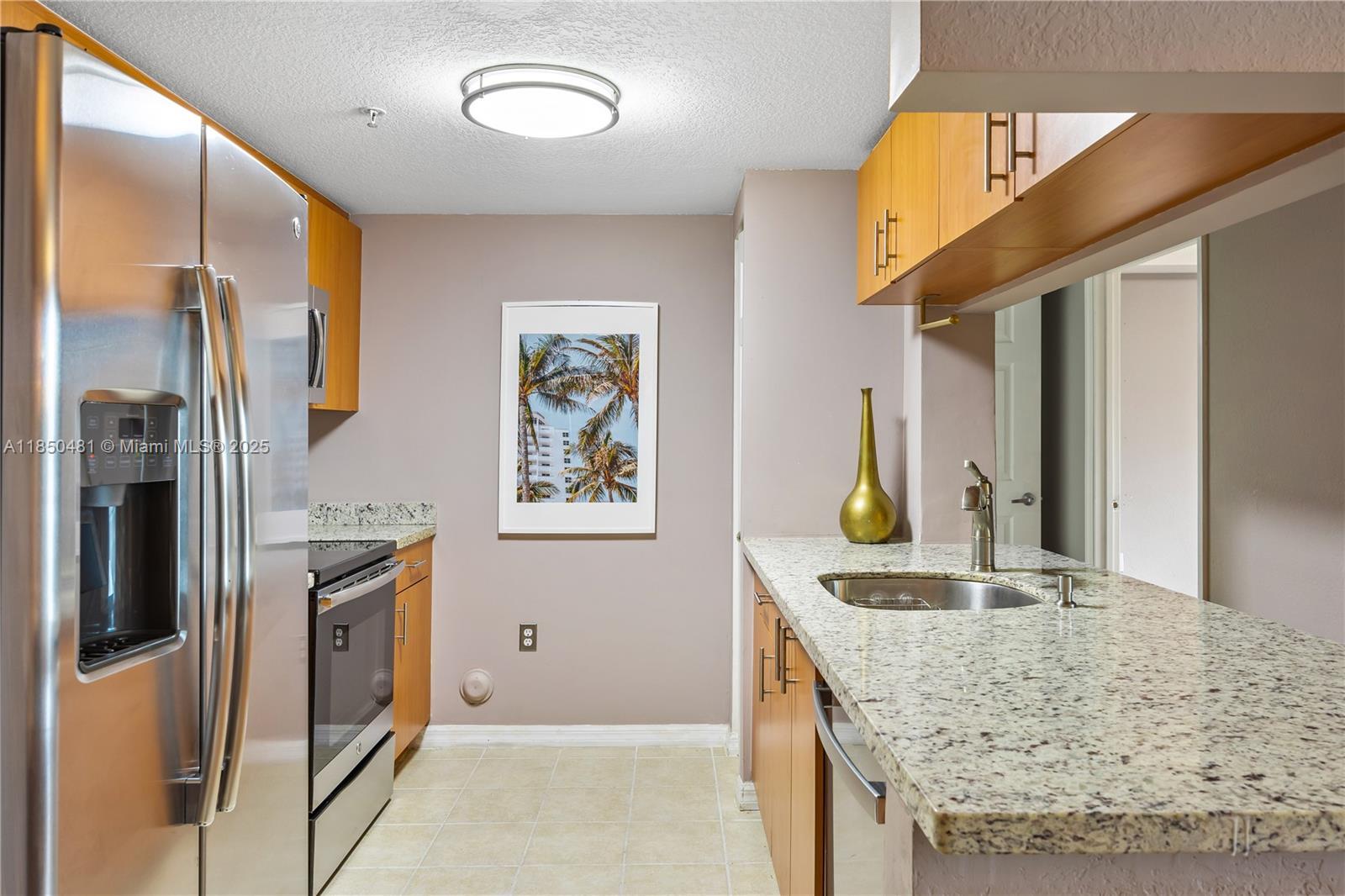 816 NW 11th St # 405, Miami FL 33136 photo 3