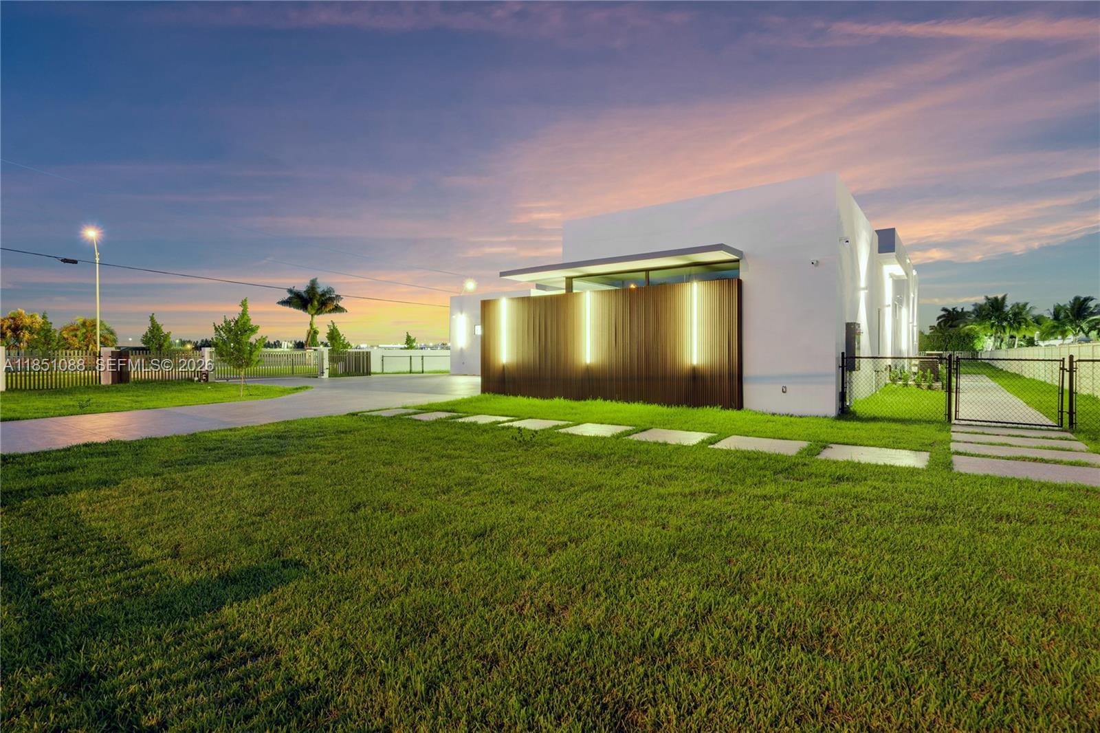 12190 NW 6th St, Miami FL 33182 photo 5
