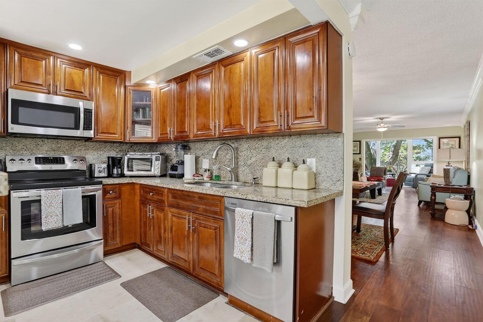 2403 Antigua Circle # B2, Coconut Creek FL 33066 photo 2